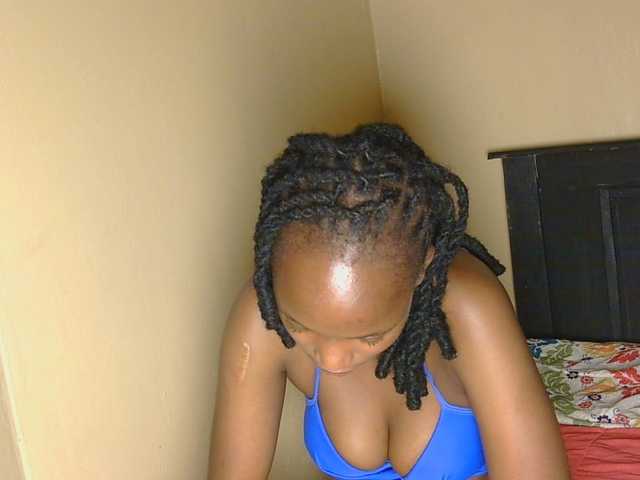 kinkydolll live cam on BongaCams
