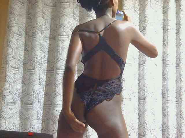 kinkydolll webcam
