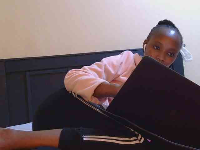 kinkydolll webcam