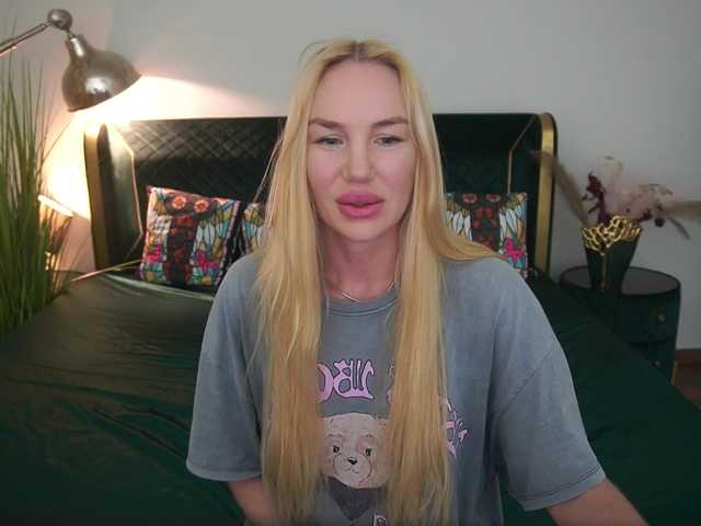 SavageKisses live cam