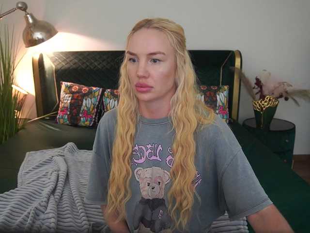 SavageKisses live cam