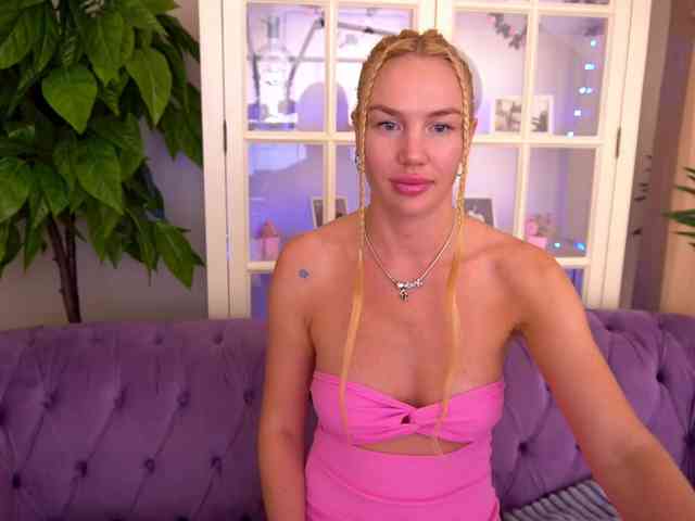 SavageKisses webcam