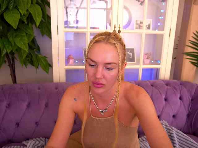 SavageKisses webcam