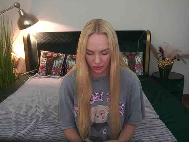 SavageKisses webcam