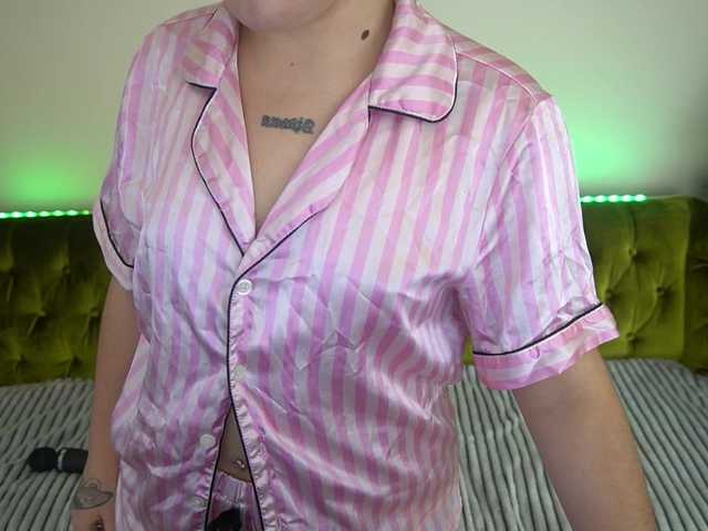 SinfulKitten live cam on BongaCams