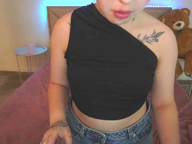 SinfulKitten webcam
