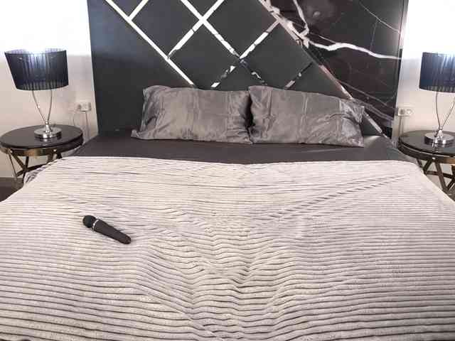SinfulKitten webcam