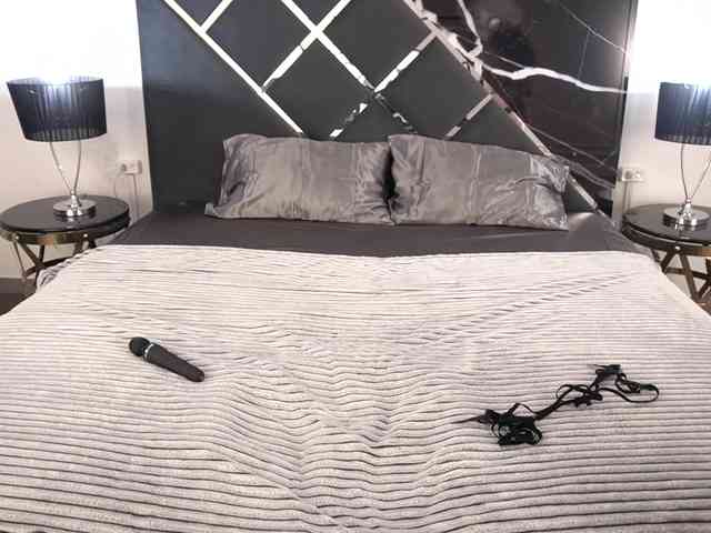 SinfulKitten webcam