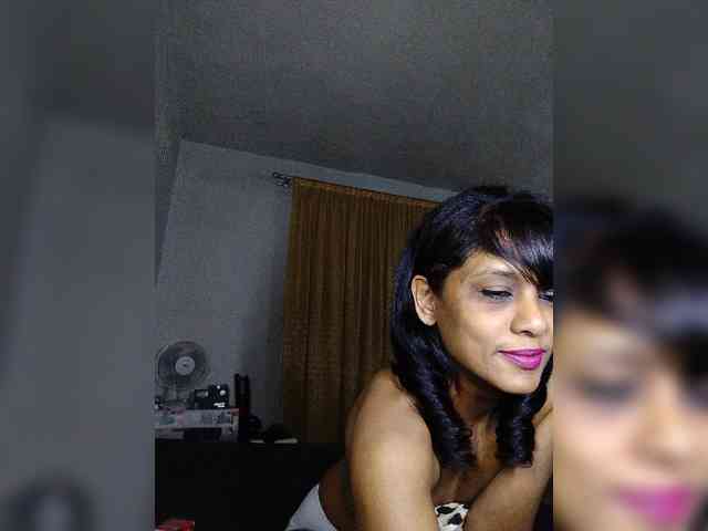 IndianSexyLove webcam