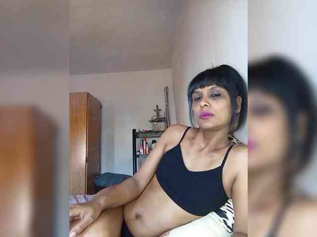 IndianSexyLove Live Webcam on BongaCams
