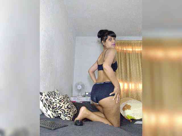 IndianSexyLove webcam