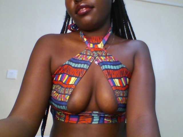 Leslie-ann1 live cam on BongaCams