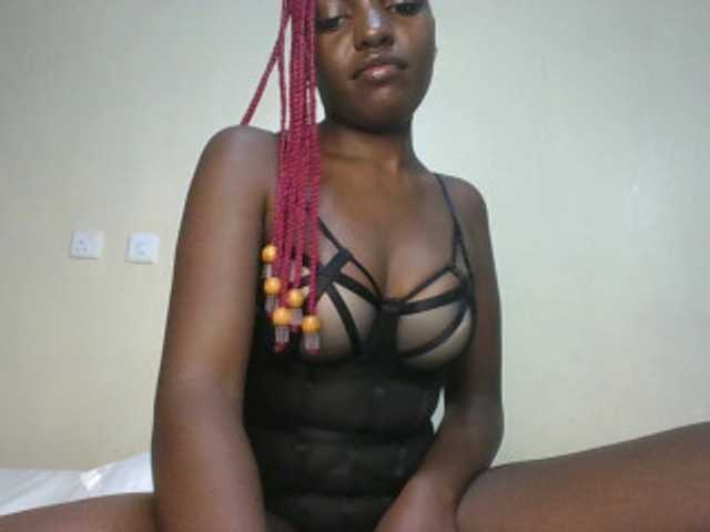 Leslie-ann1 live cam on BongaCams