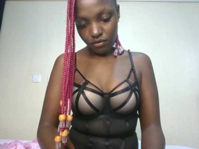 Leslie-ann1 live cam on BongaCams