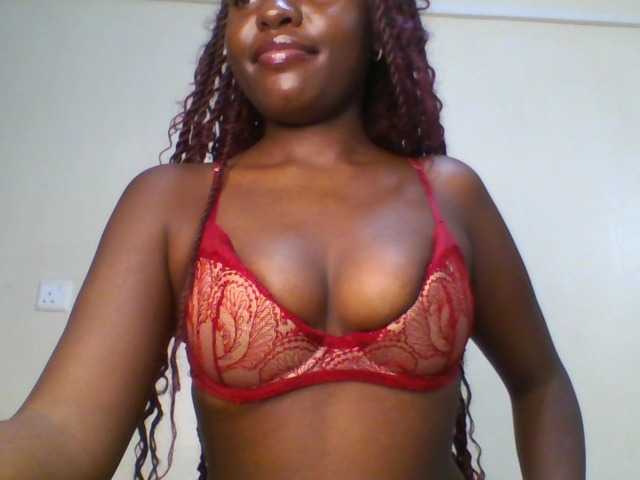 Leslie-ann1 live cam on BongaCams