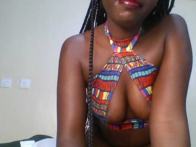 Leslie-ann1 live cam on BongaCams