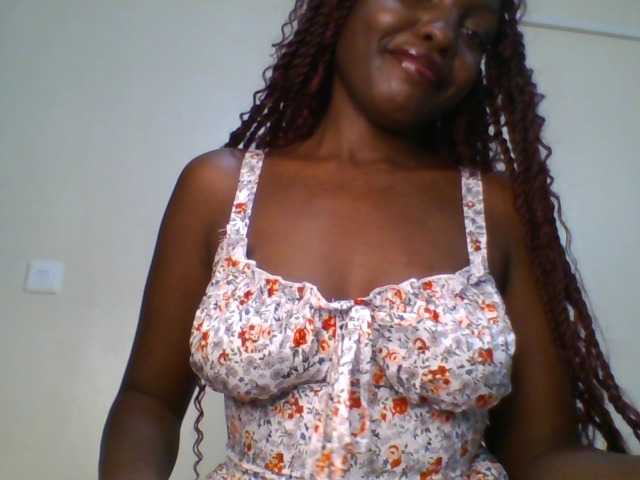 Leslie-ann1 live cam on BongaCams