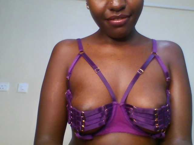 Leslie-ann1 live cam on BongaCams