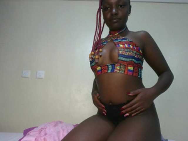 Leslie-ann1 live cam on BongaCams