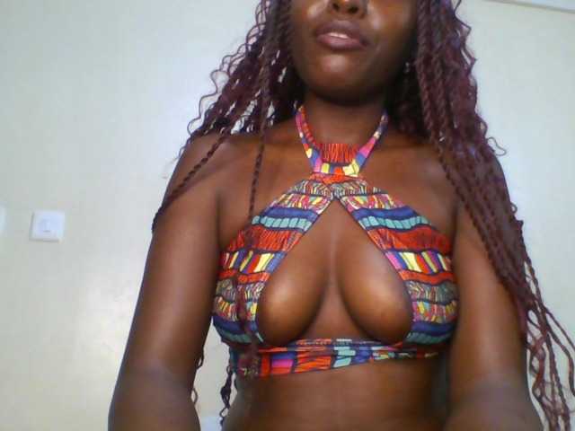 Leslie-ann1 live cam on BongaCams