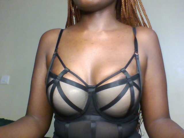 Leslie-ann live webcam show