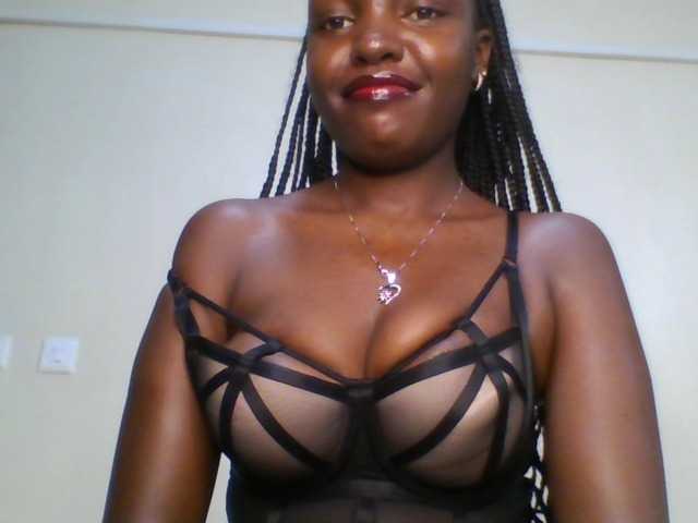 Leslie-ann1 live cam on BongaCams