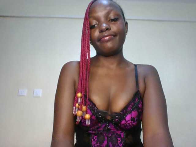 Leslie-ann1 live cam on BongaCams