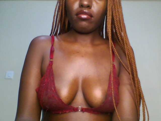 Leslie-ann1 live cam on BongaCams