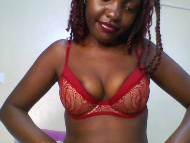 Leslie-ann1 live cam on BongaCams