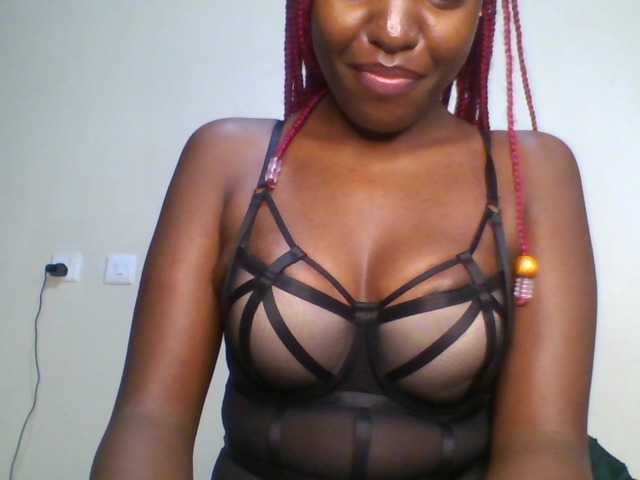 Leslie-ann1 live cam on BongaCams