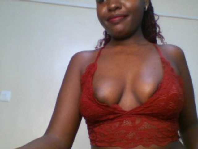 Leslie-ann1 live cam on BongaCams
