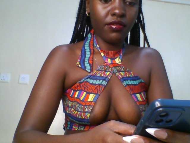 Leslie-ann1 live cam on BongaCams