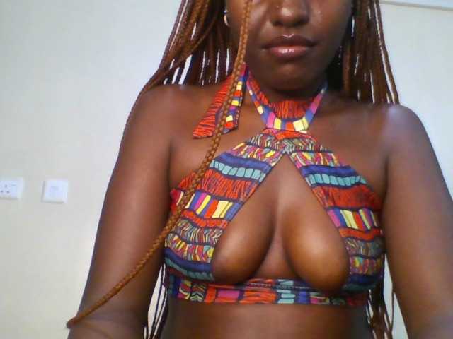 Leslie-ann1 live cam on BongaCams