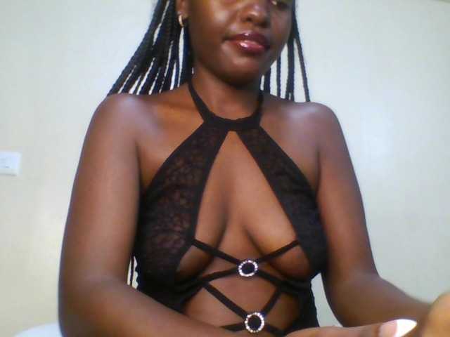 Leslie-ann1 live cam on BongaCams