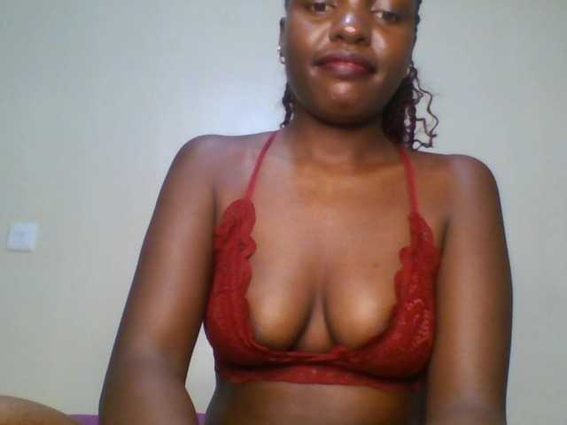 Leslie-ann1 live cam on BongaCams