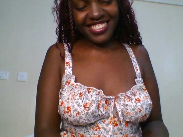 Leslie-ann1, live now on BongaCams