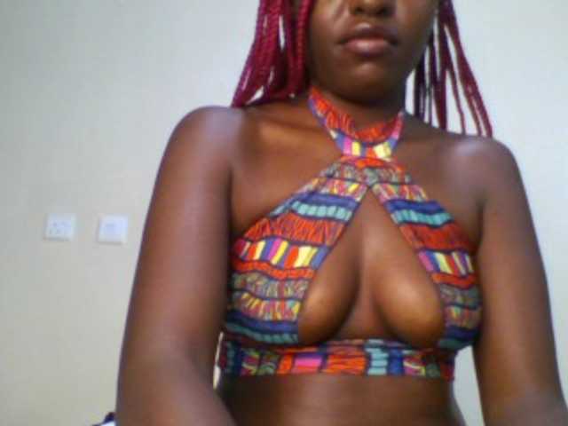 Leslie-ann1 live cam on BongaCams