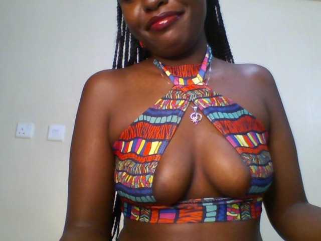 Leslie-ann1 live cam on BongaCams