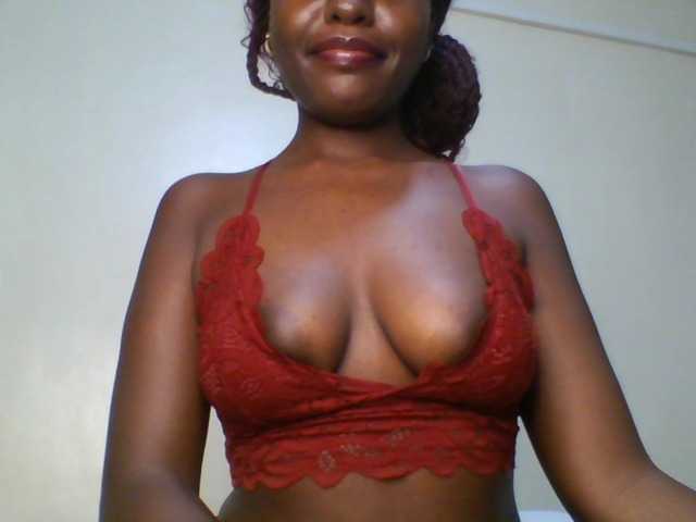 Leslie-ann1 live cam on BongaCams