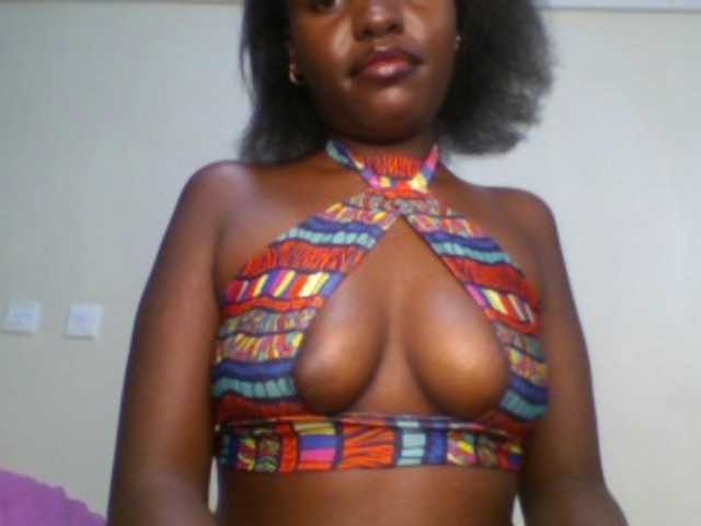 Leslie-ann1 live cam on BongaCams