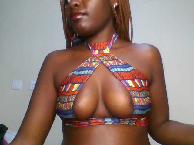 Leslie-ann1 live cam on BongaCams