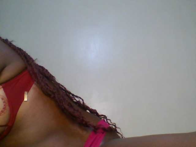 Leslie-ann1 live cam on BongaCams