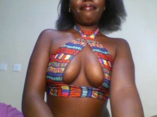 Leslie-ann1 live cam on BongaCams