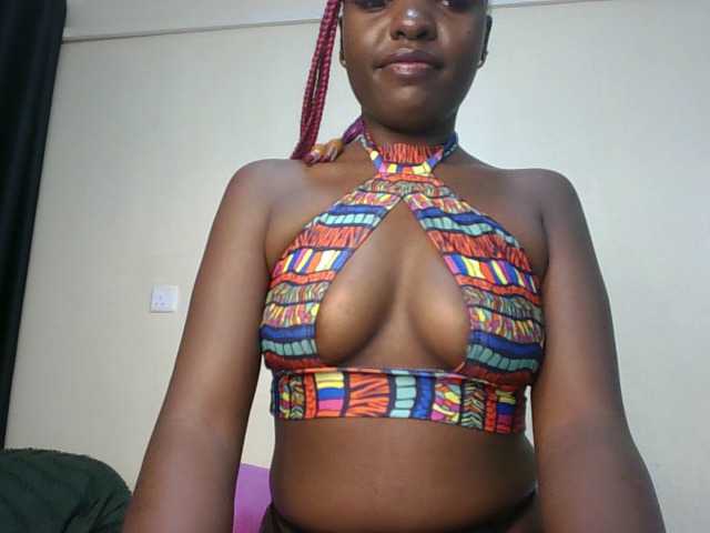 Leslie-ann1 live cam on BongaCams
