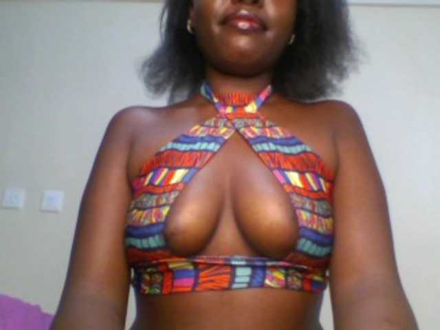 Leslie-ann1 live cam on BongaCams