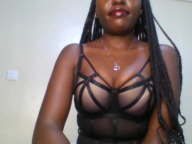 Leslie-ann1 live cam on BongaCams