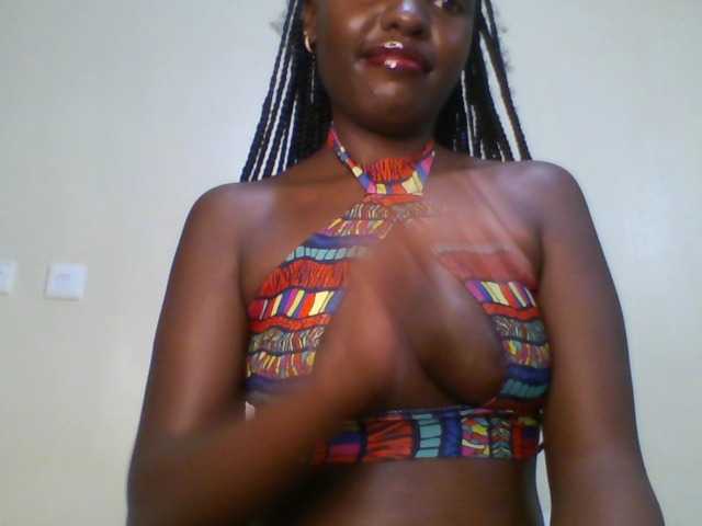 Leslie-ann1 live cam on BongaCams