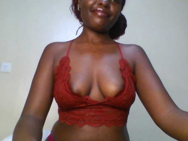Leslie-ann1 live cam on BongaCams