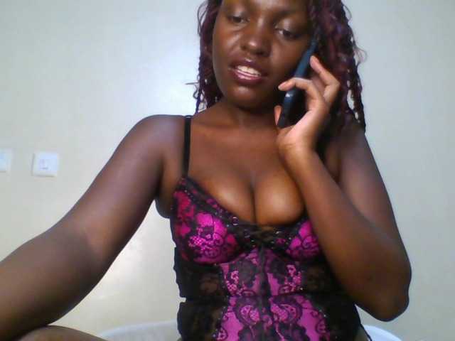 Leslie-ann1 live cam on BongaCams