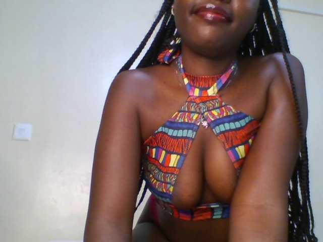 Leslie-ann1 live cam on BongaCams